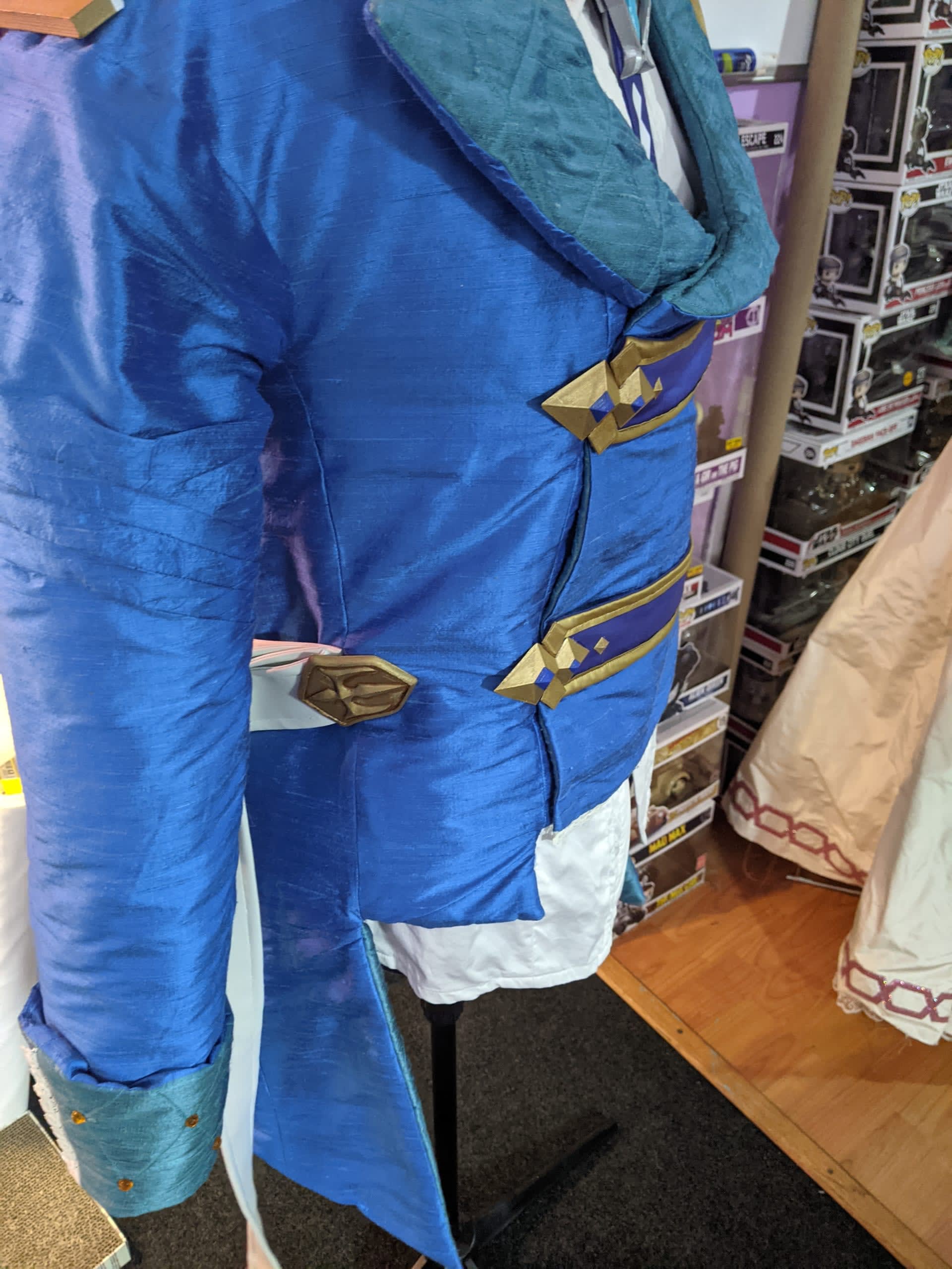 Aegis Alver cosplay