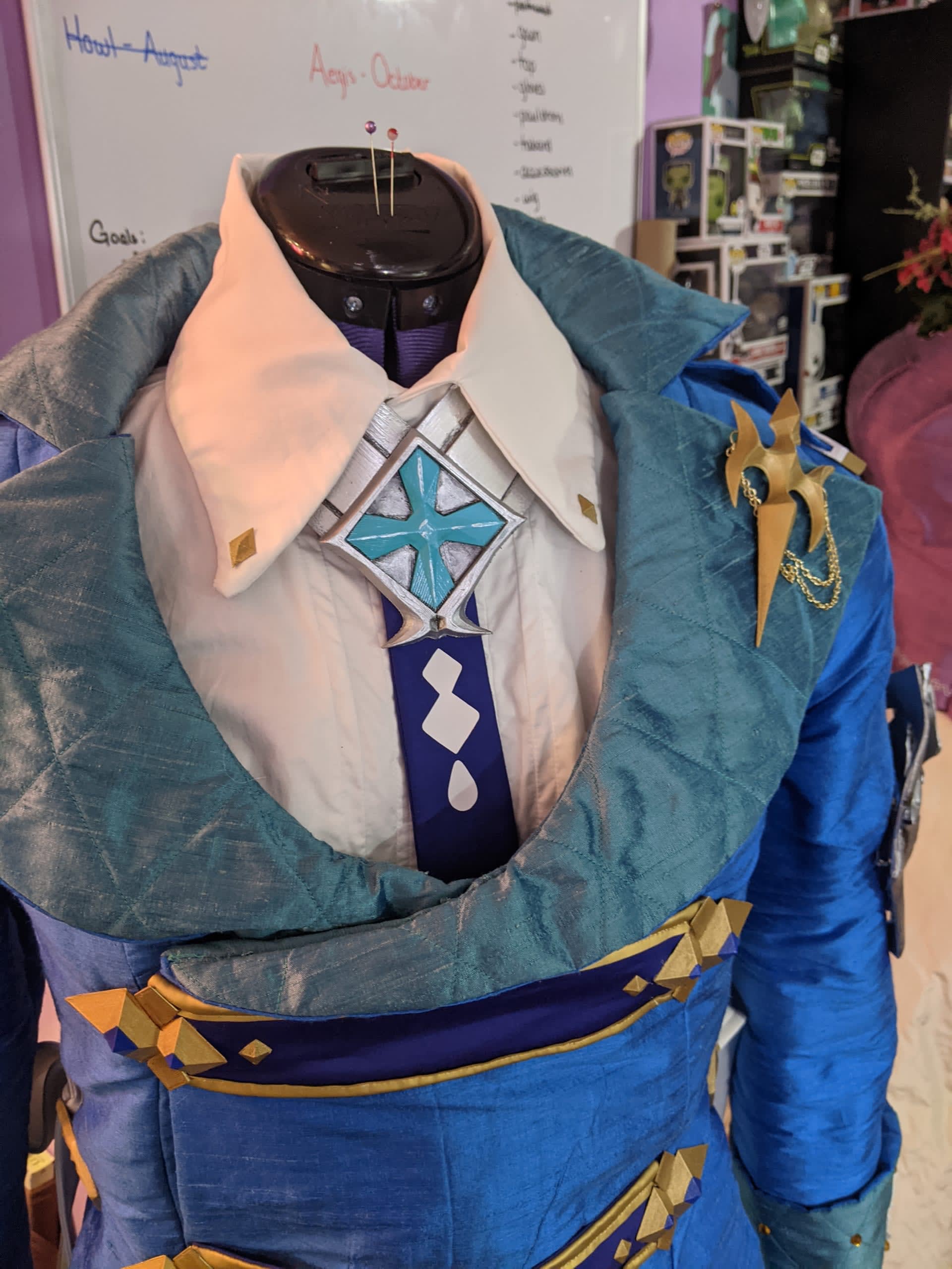 Aegis Alver cosplay