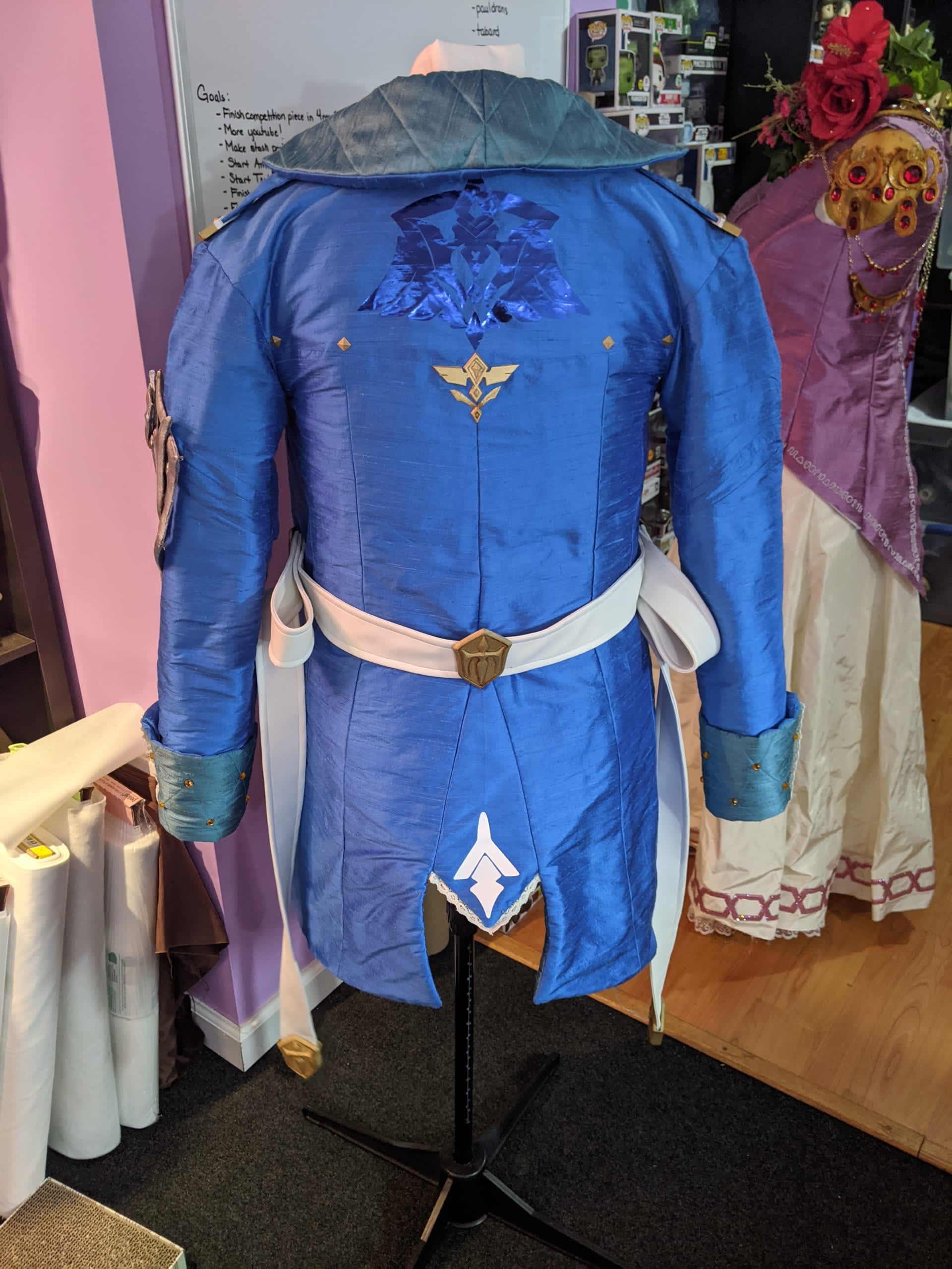 Aegis Alver cosplay