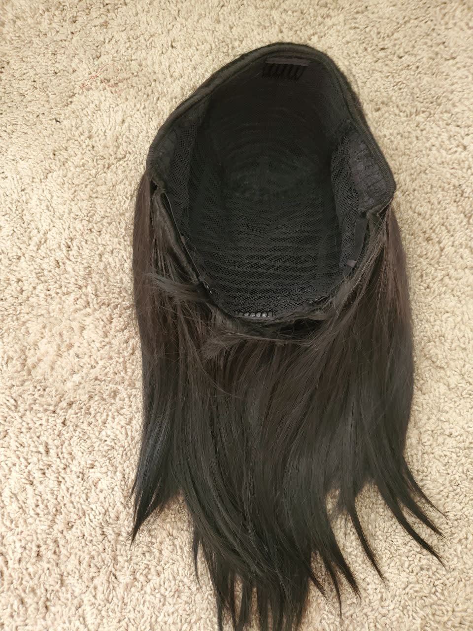 yupuffin-a-medium-length-black-wig-in