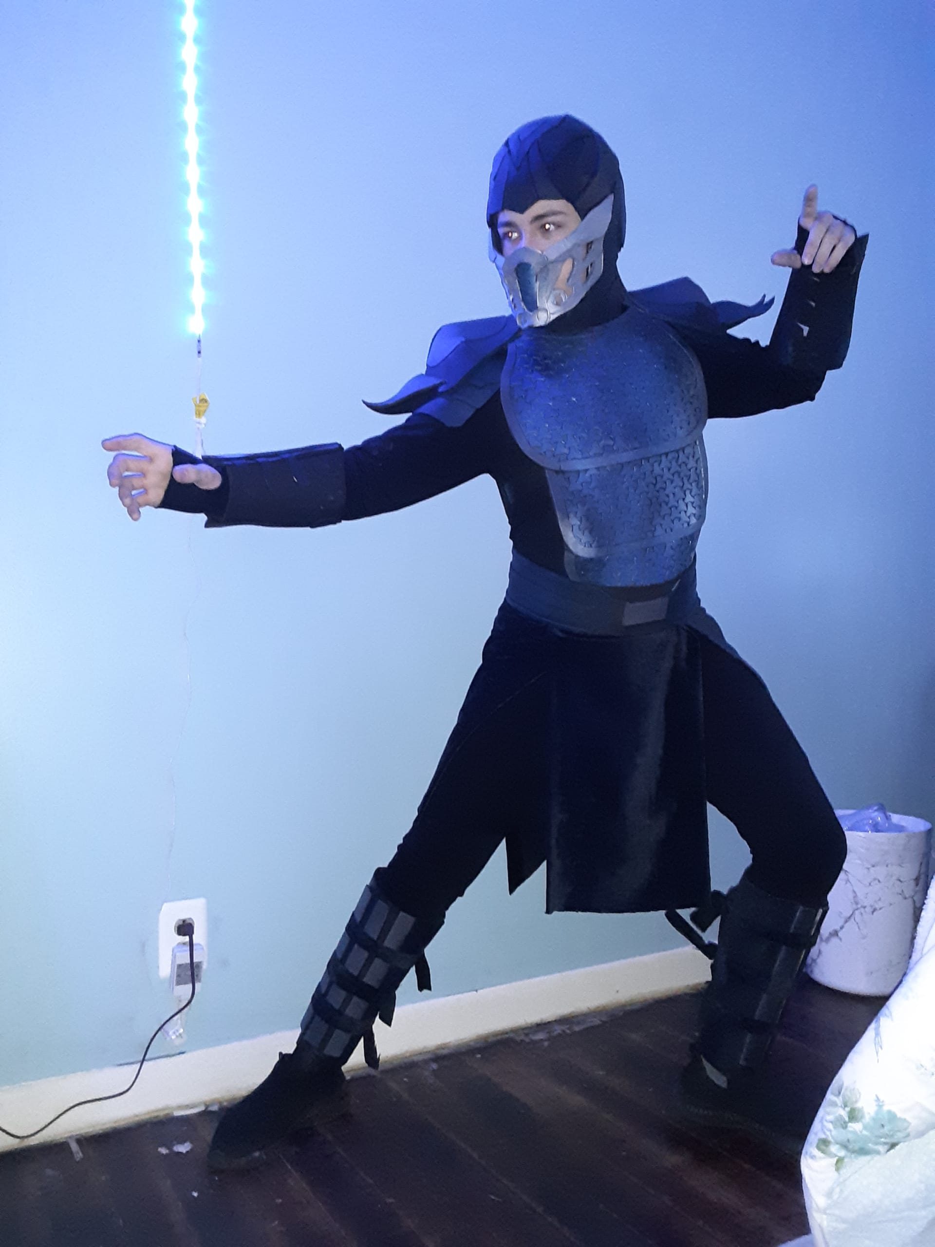 Sub-Zero cosplay