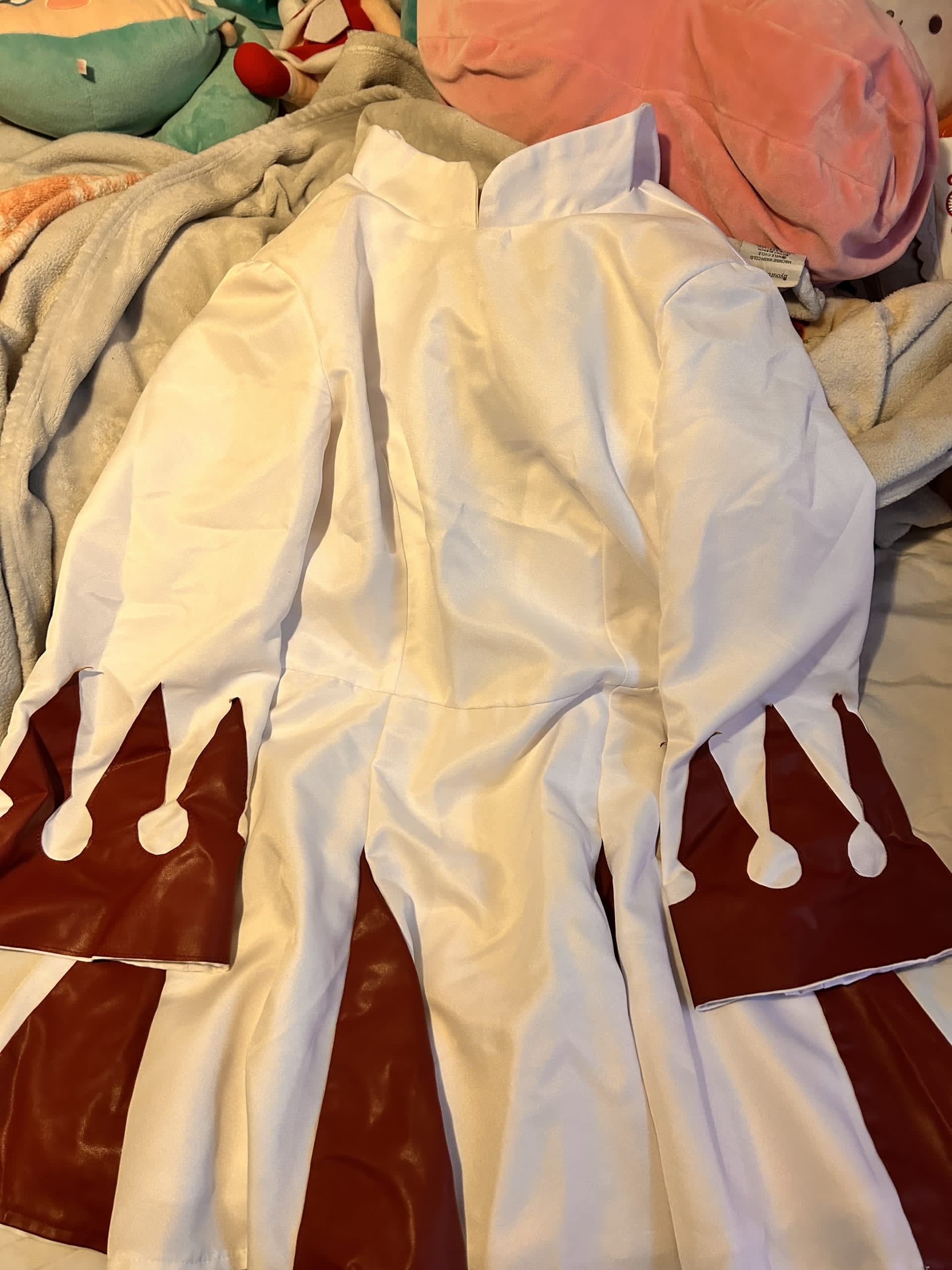 amacari-hello-im-selling-my-white