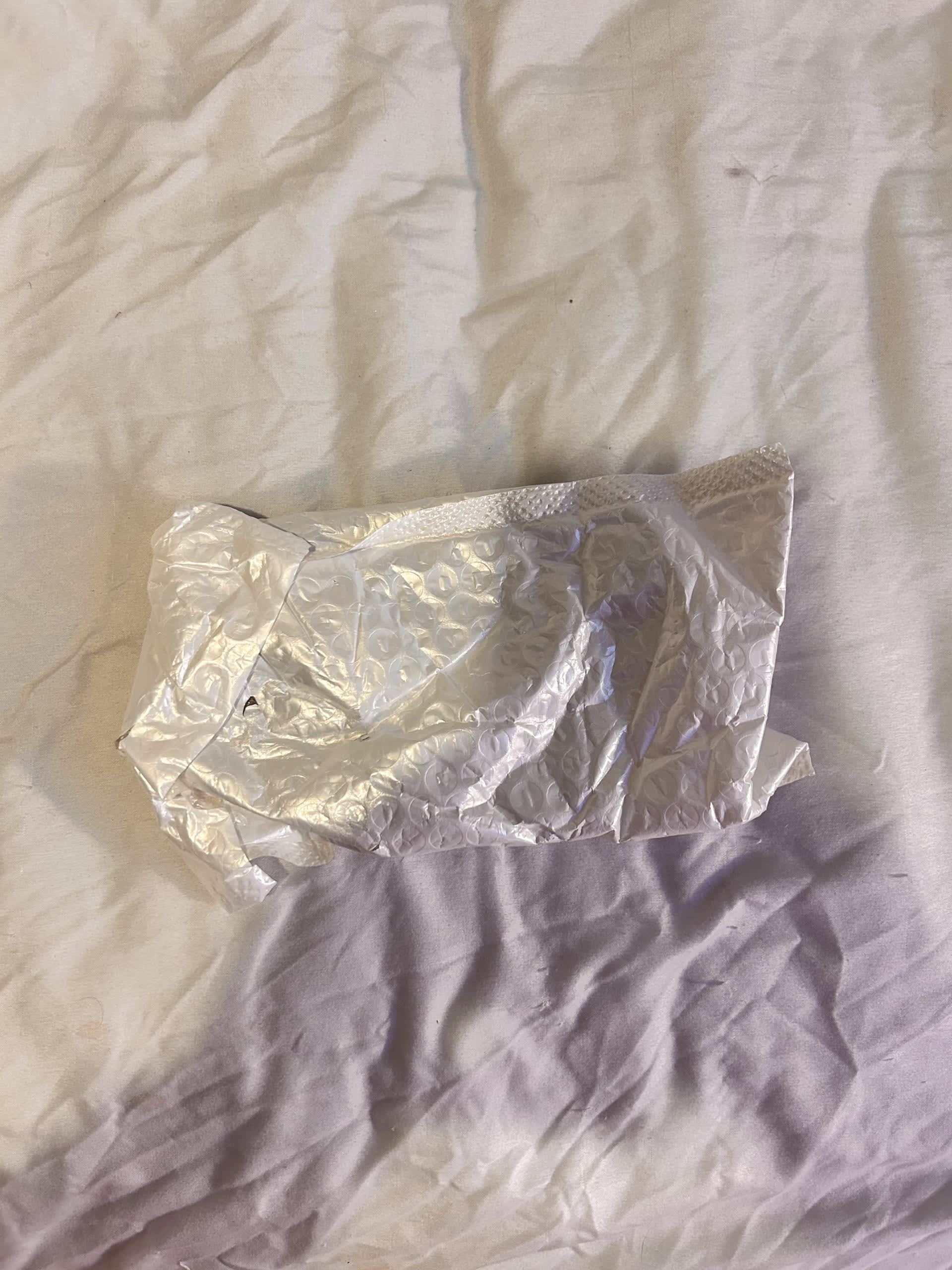 amacari-hey-im-selling-my-jane