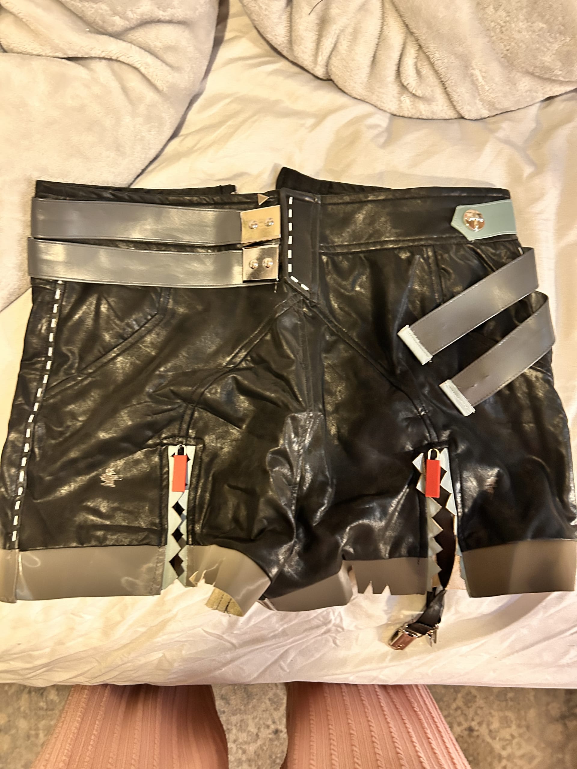 amacari-hey-im-selling-my-jane