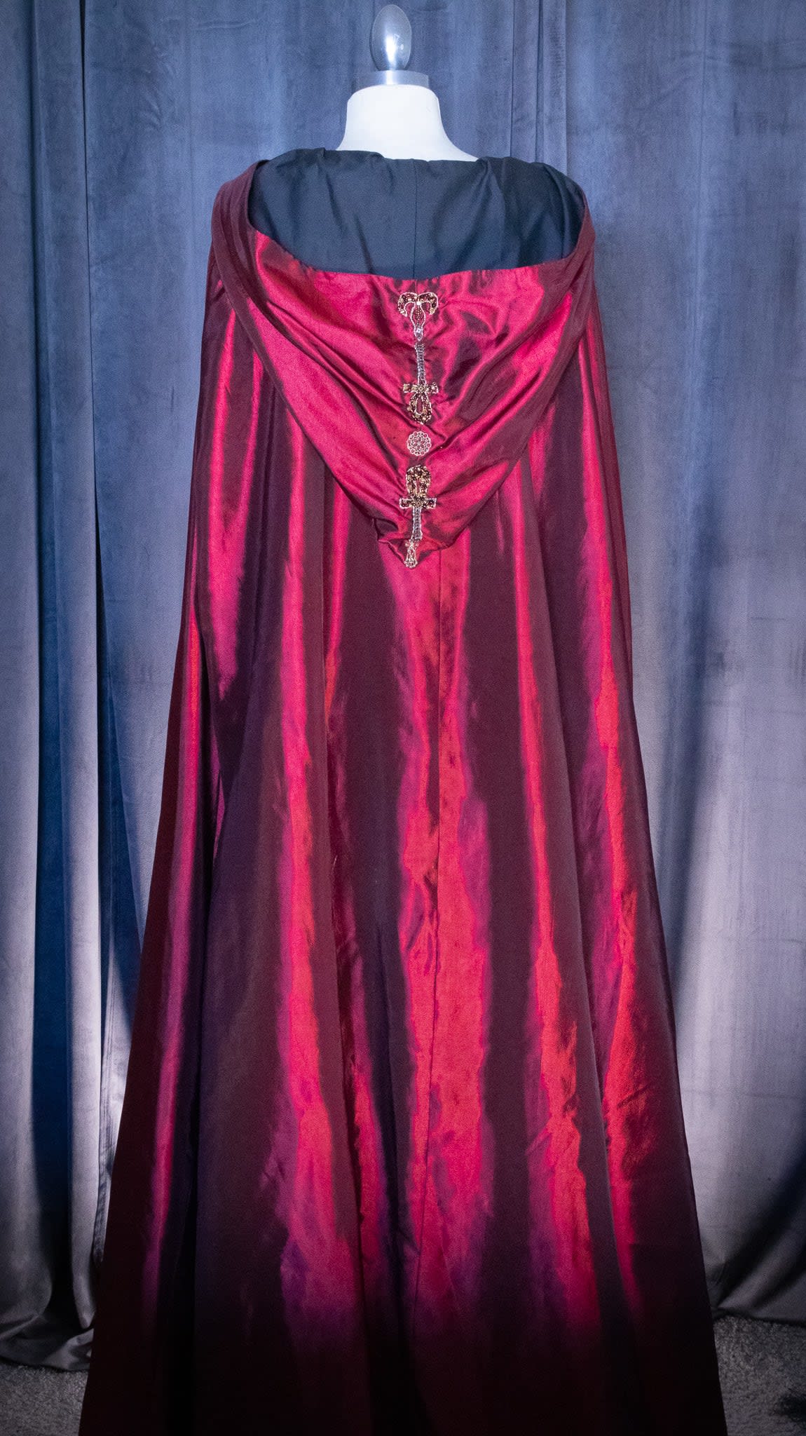 kobutsu-this-handmade-hand-beaded-cloak-is