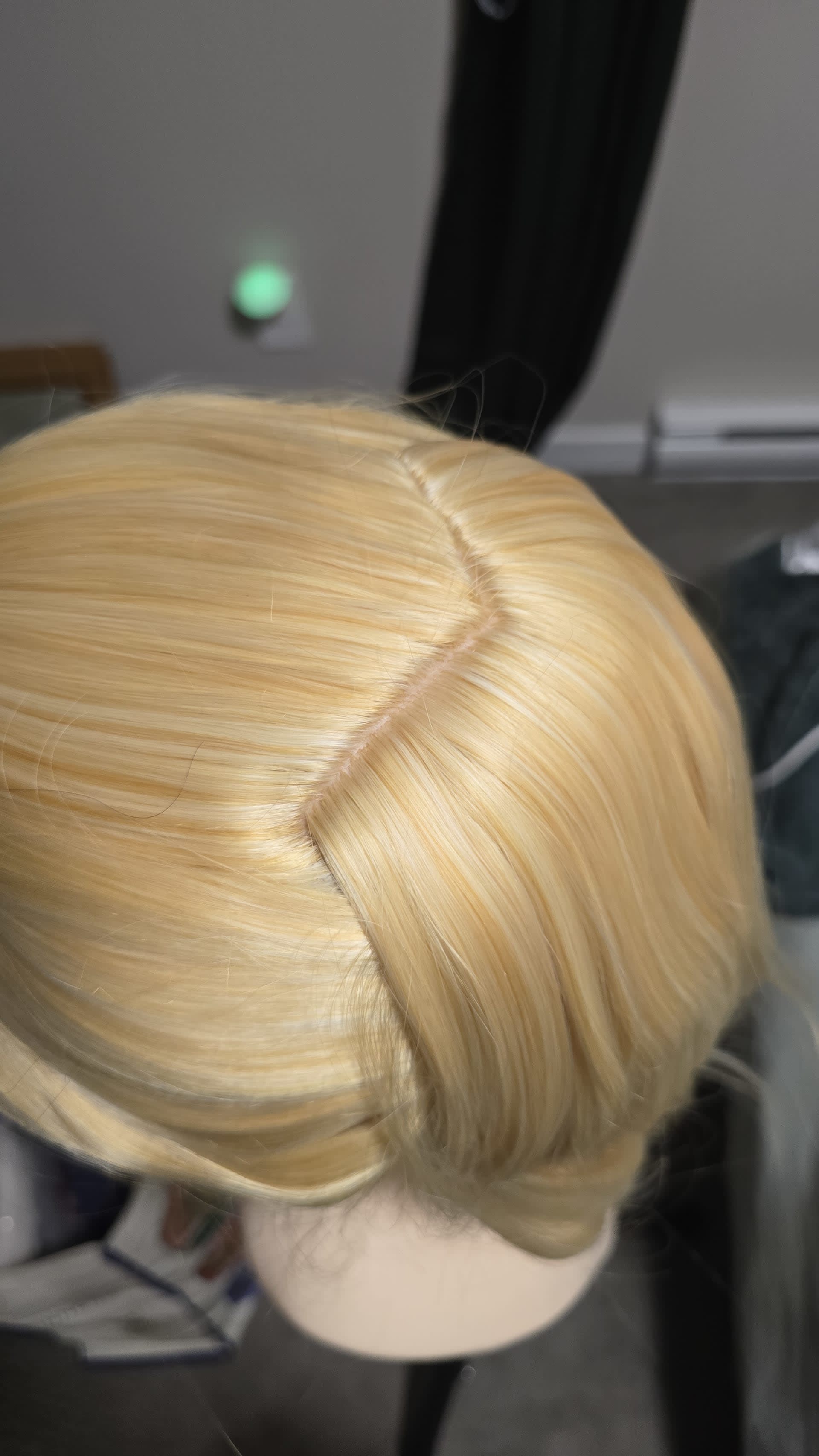 meibei-unstyled-honey-blonde-ponytail-wig