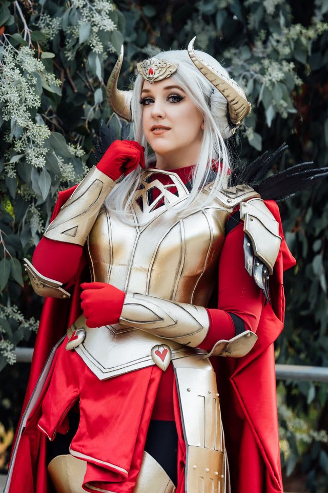 Anime Fire Emblem: Three Houses Edelgard Cosplay Costumes For Sale