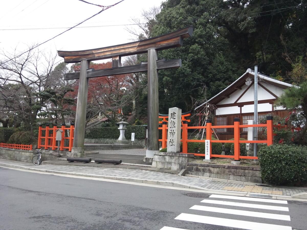 建勲神社