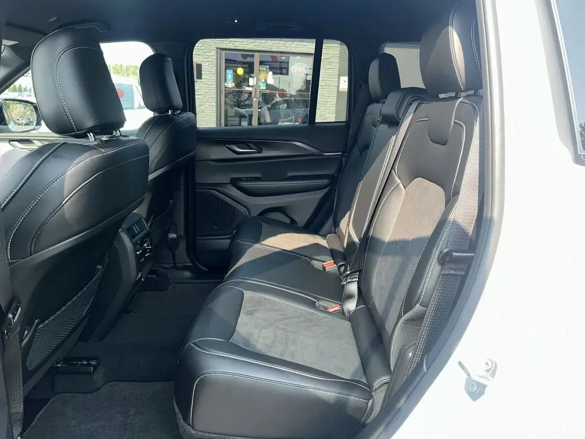 2025 Jeep Grand Cherokee