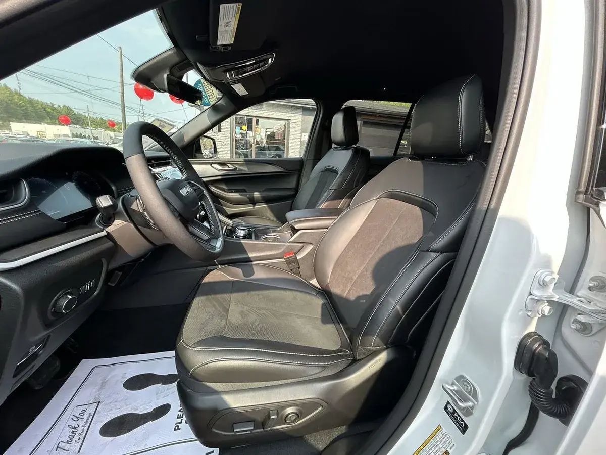 2025 Jeep Grand Cherokee
