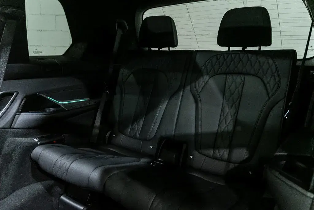 2023 BMW X7