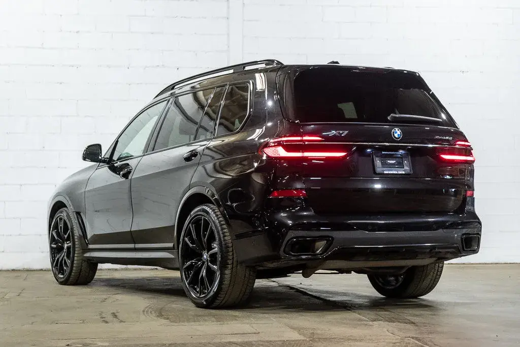 2023 BMW X7