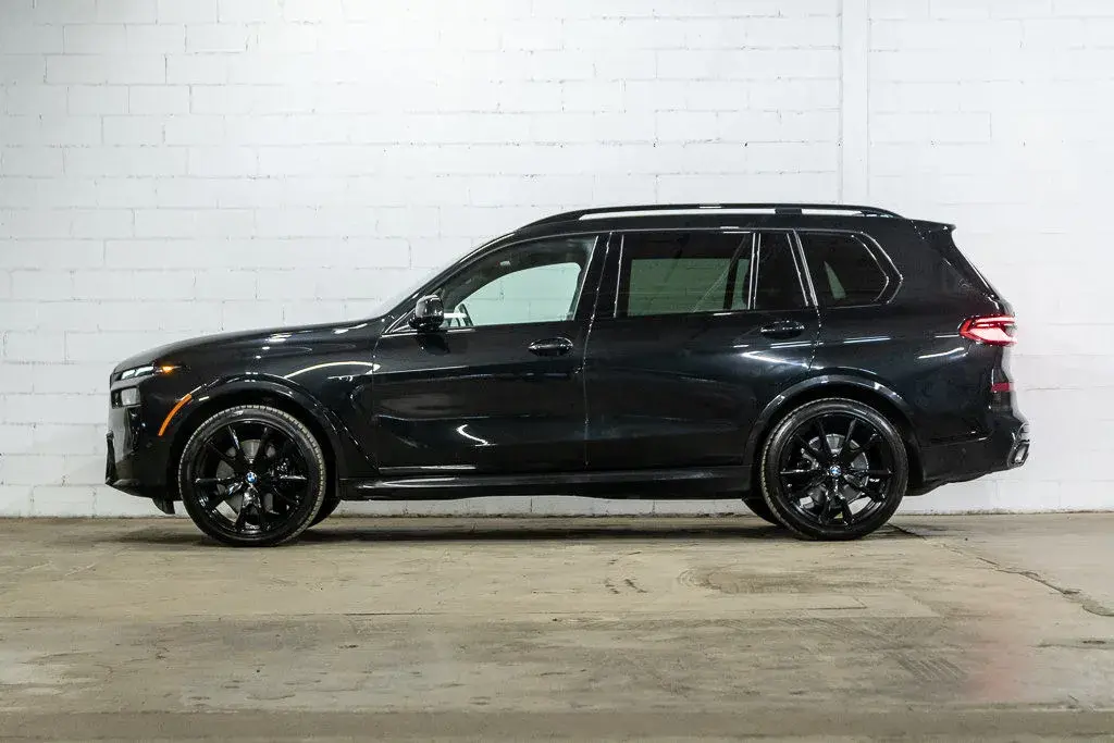 2023 BMW X7