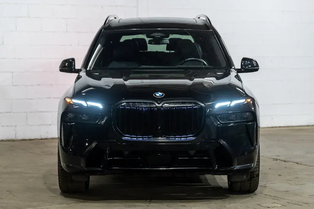2023 BMW X7