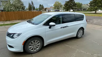 Looking for a Chrysler Pacifica Hybrid, ideally a 2018 or newer model. 
Targeting clients looking to reduce fuel costs. 
Must come with two key fobs and working navigation.
Thanks.