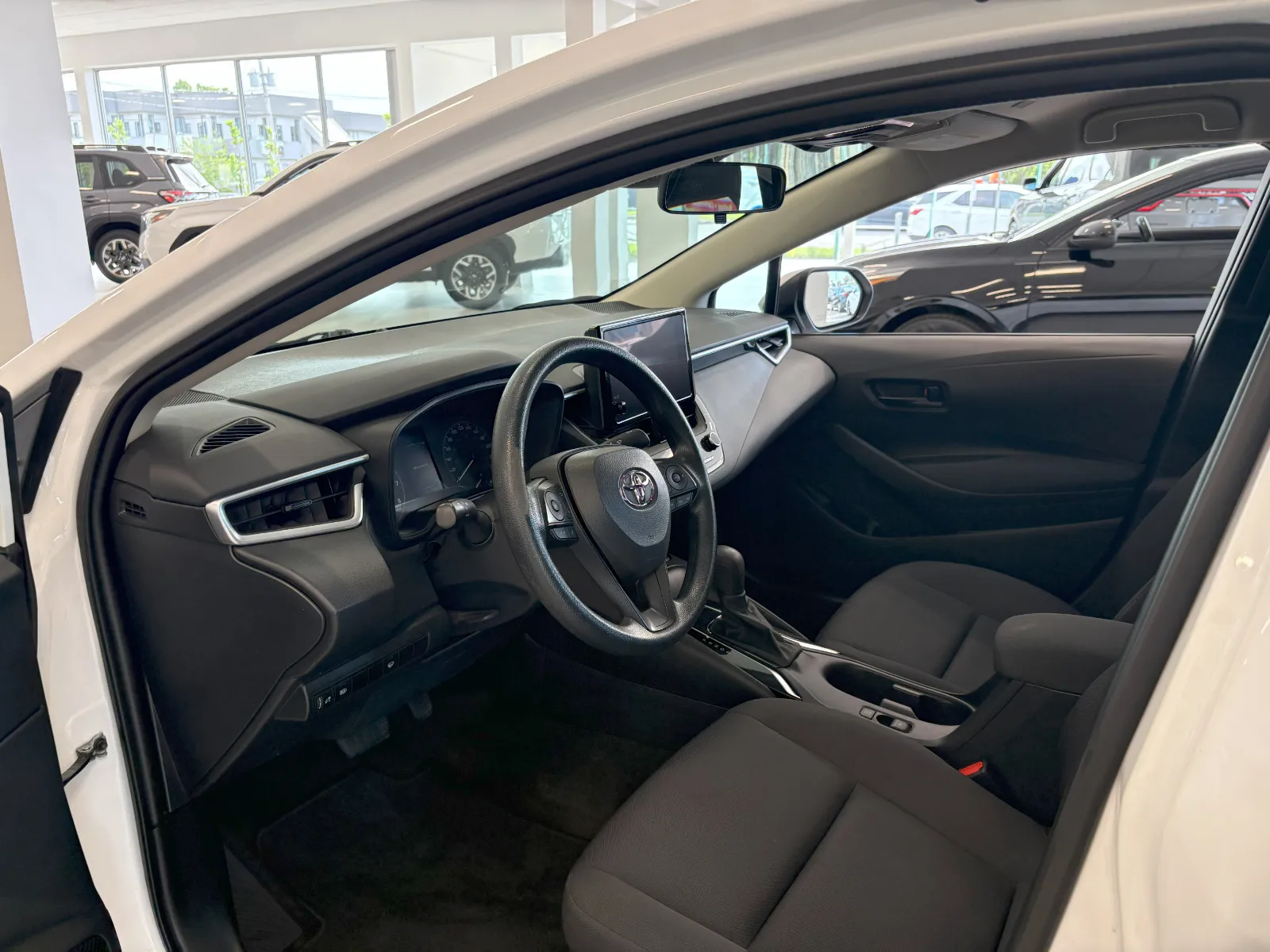 I’m looking to purchase a 2018 or newer Toyota Corolla with under 90,000 km. It needs to be in excellent mechanical condition and have no history of accidents or major repairs. Preferably looking for one with heated seats and backup camera for resale to student clients.