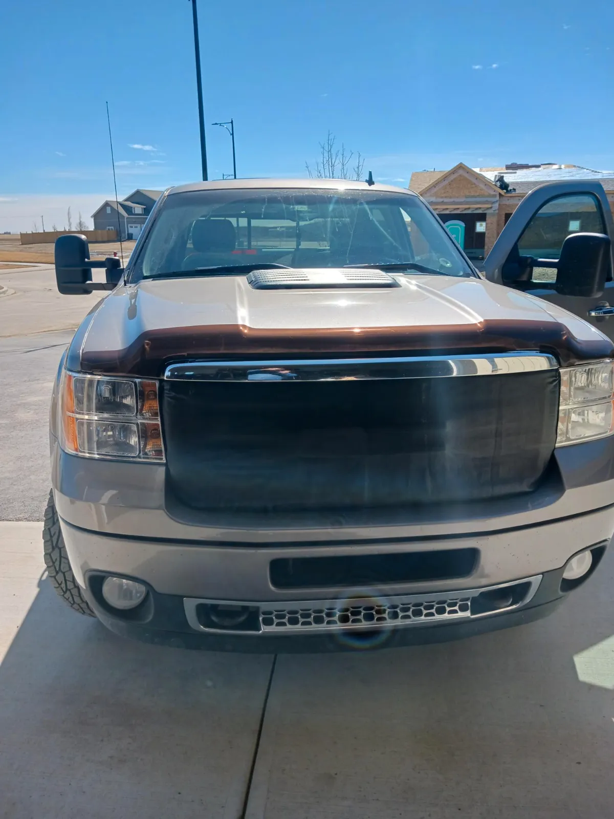 Need a heavy-duty GMC Sierra 2500HD truck with a diesel engine. No major repairs or frame damage. 
This will be used in the Alberta oil field, so condition matters more than appearance.
Thanks.