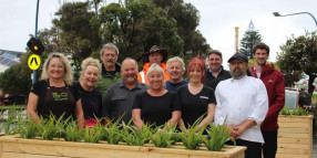 Praise for Council efforts to expand outdoor dining in Apollo Bay