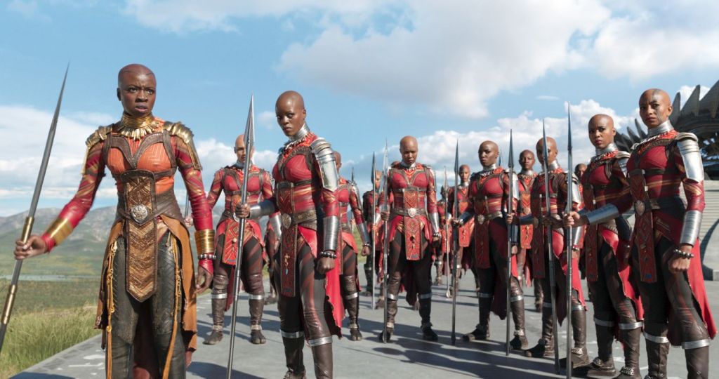 Black Panther Okoye und Kriegerinnen