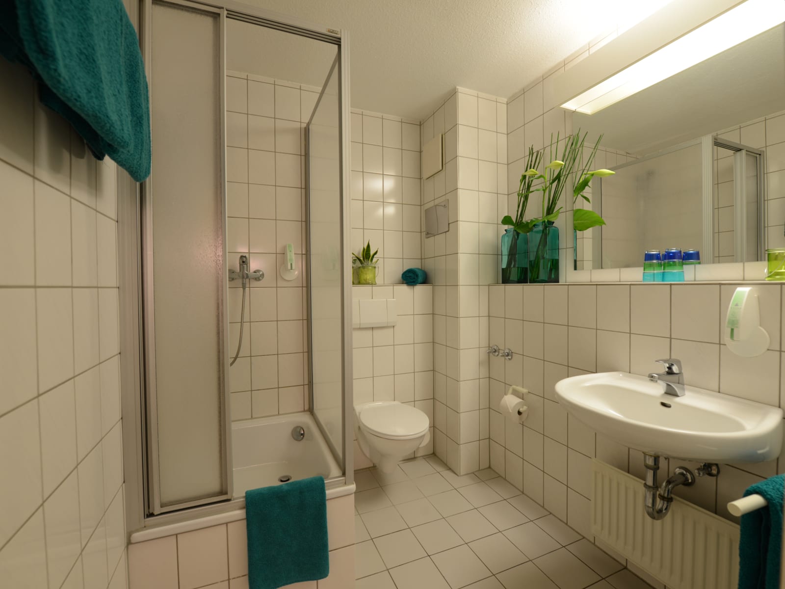 Hotel Residenz Oberhausen Badezimmer 1600x1200.jpg