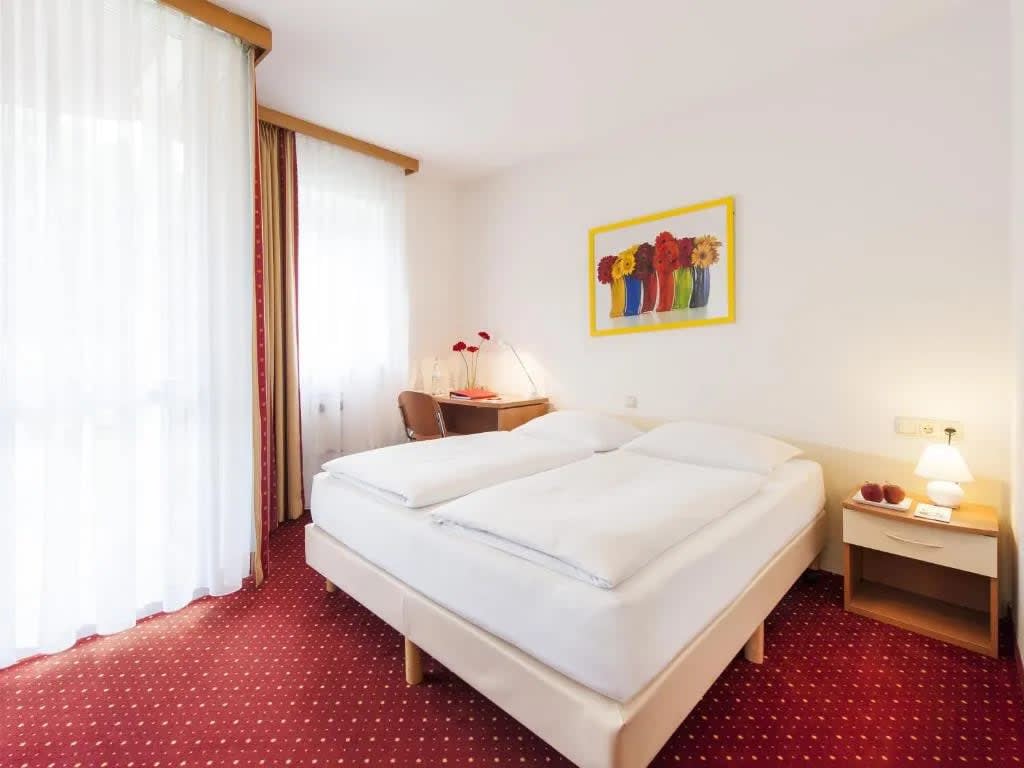 Single & Double Room  in Erding - München accommodation