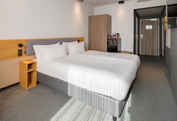 king-room-2.avif