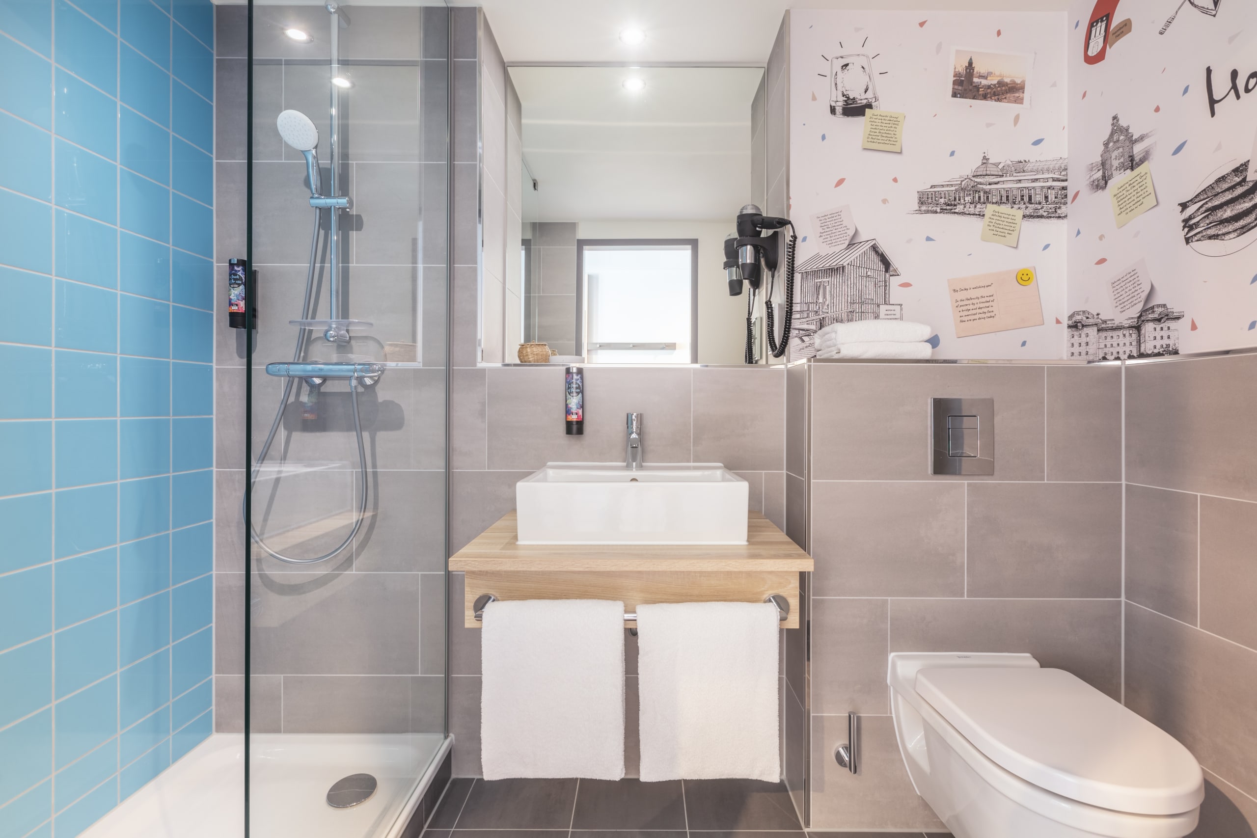 Bathroom Tripster 1 - the niu Yen Hotel Hamburg - Kopie.jpg