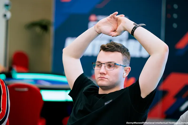 Stephen Chidwick folda sequência no 250K do EPT Monte Carlo