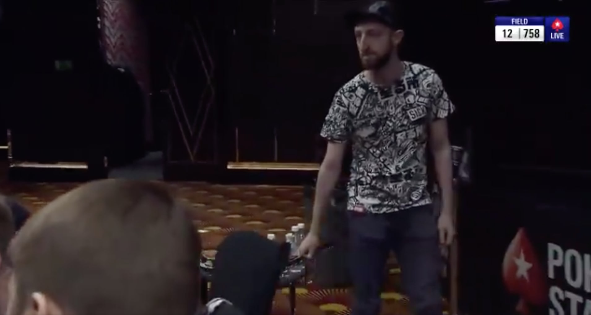 [VIDEO] Tuvo que llevarse la cena al ser eliminado