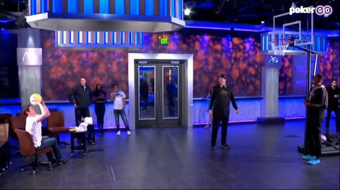 [VIDEO] ¿Podrá Tom Dwan encestar dos tiros por US$1K?