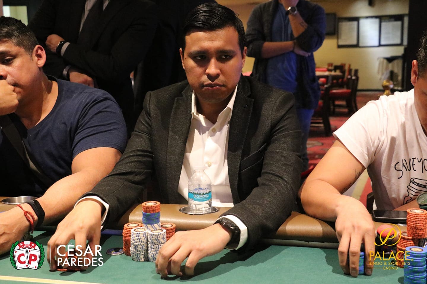 Espinoza se coronó campeón con más de US$4K en N8