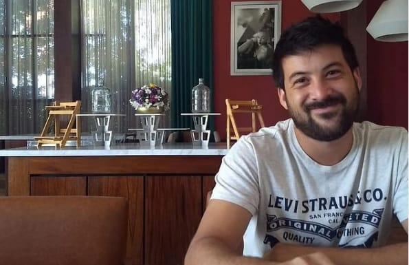 Guido Bonifacio se metió a nadar con tiburones