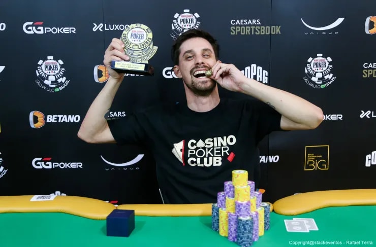 ¡Campeón! Franco Vizzotto festejó en la WSOP Brasil