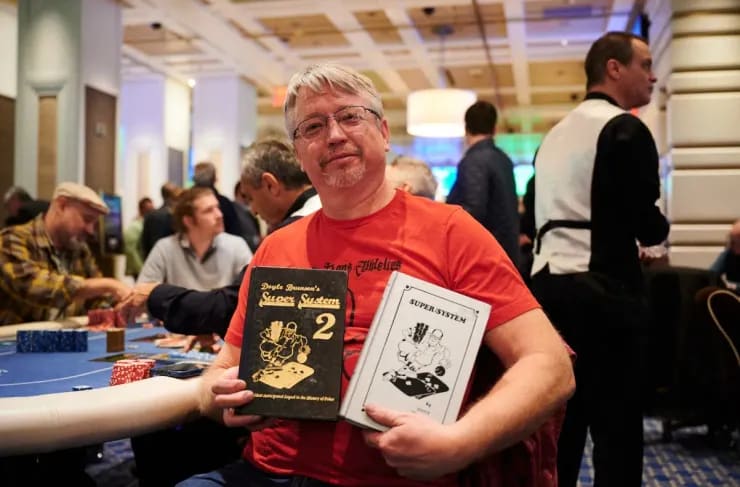 Viajó por horas para conocer a su ídolo Doyle Brunson