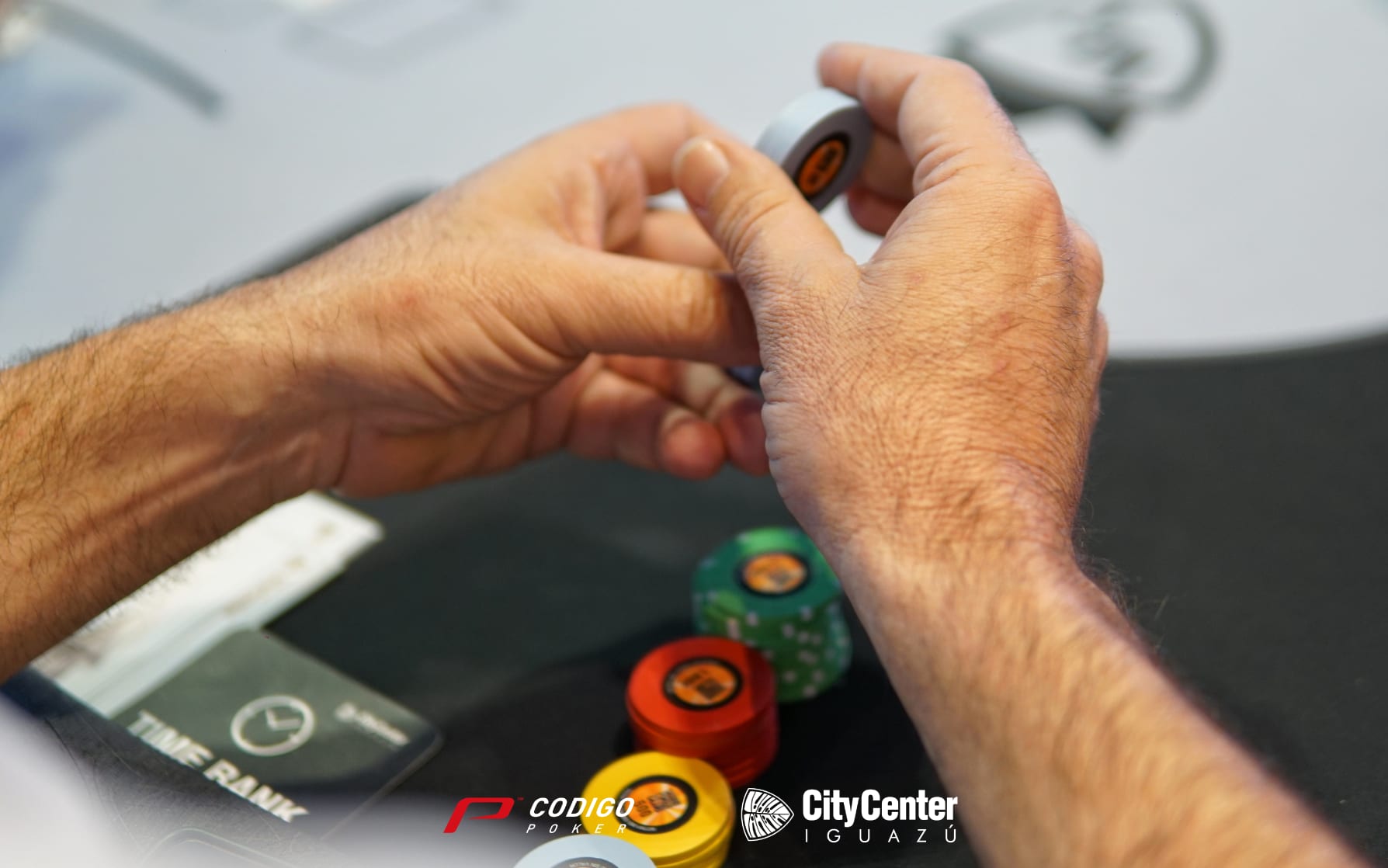 Grinder Report: toda la acción de los paños virtuales