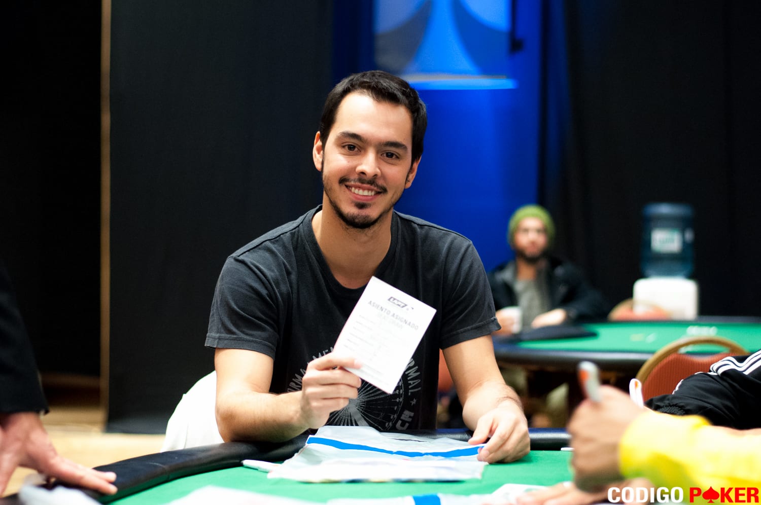 Após virada espetacular e três brasileiros na mesa final Nicolau Villa Lobos é vice do Sunday Million