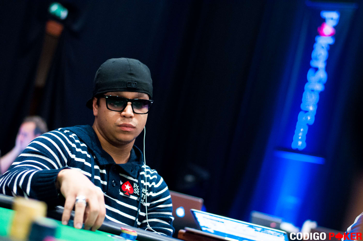 Mojave bailará con la más fea del salón