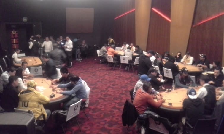 Crownpokerroom1-755X453