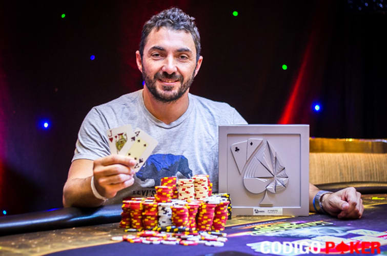 Nicolás Hidalgo es favorito a quedarse con el ranking anual de Madero