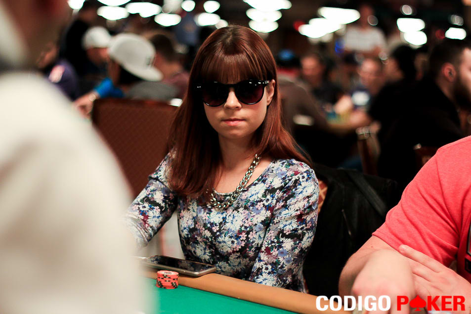 Annette Obrestad, de prodigio online a empleada de su enemigo #1