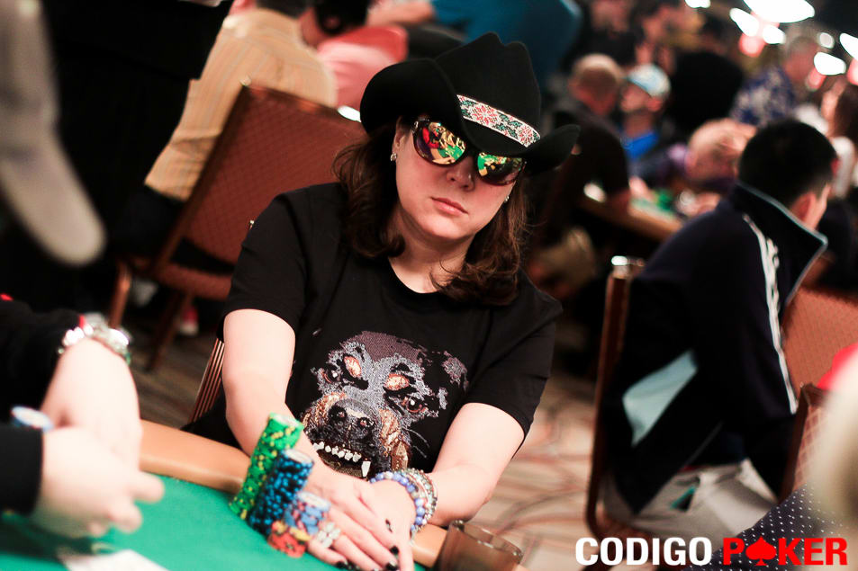 Tilly y su secreto para conseguir la mejor cara de poker