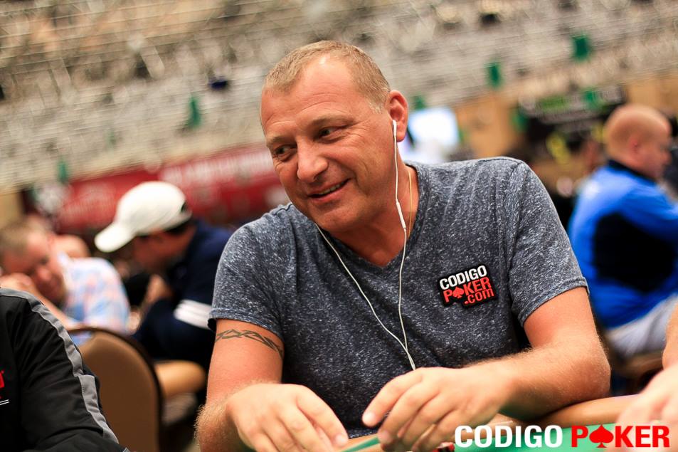 WSOP 2015: Ángelo Mancini lideró a los seis chilenos que lograron sobrevivir en el Día 1C