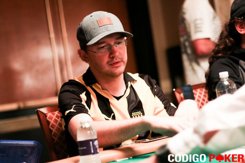 WSOP 2015: Martin “Sonajero” Lategui sacó la cara por Uruguay en el Día 1A del main event