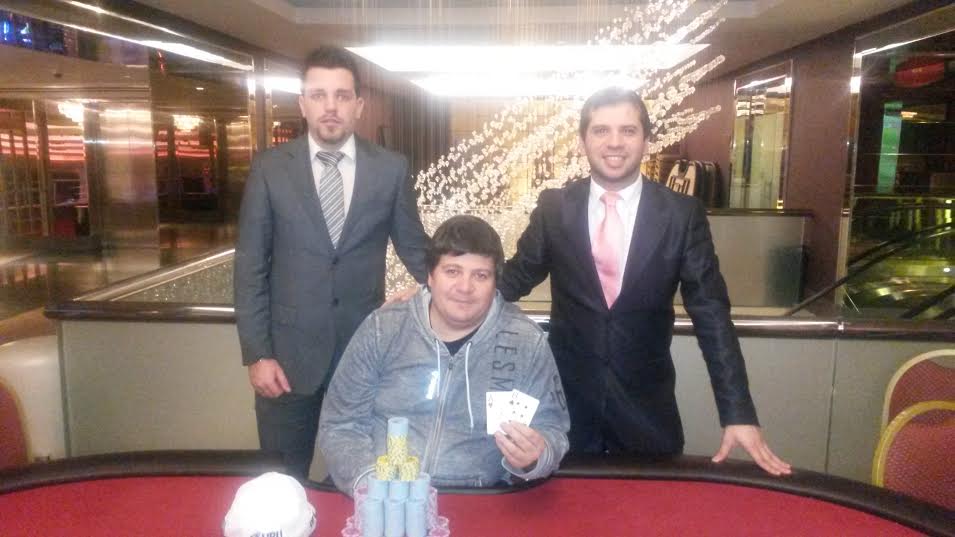 Álvaro González se llevó la edición especial del Martes de Poker a Punta del Este