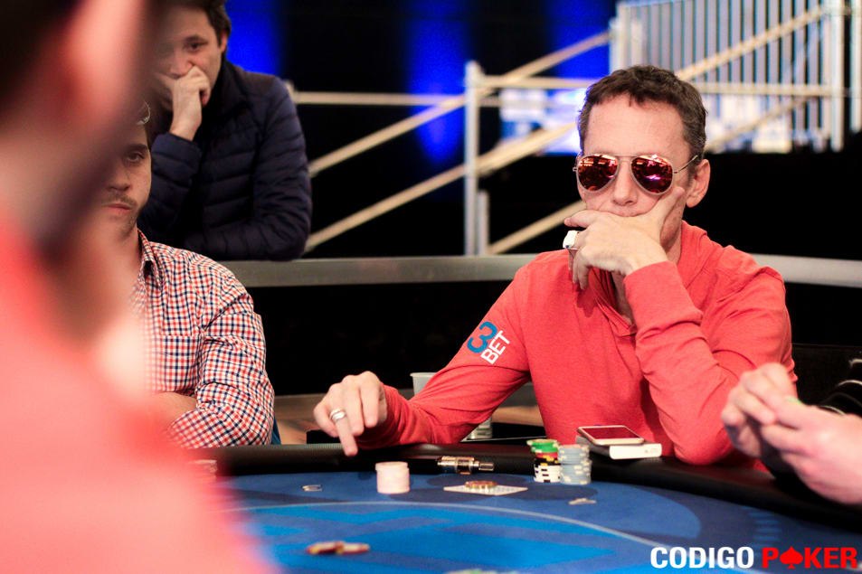 Las aventuras de Cacho Korn en su gira por Asia