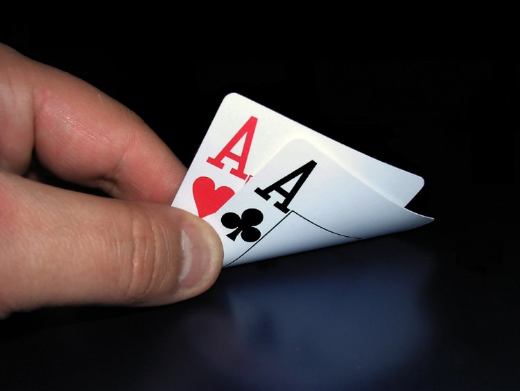 ¿Se pueden foldear los Ases antes del flop?