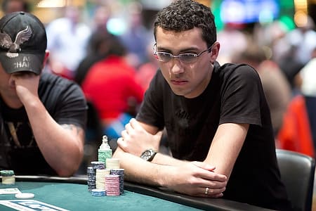 ValterBr@nco conquista Sunday Warm-up com Rafael Moraes na mesa final