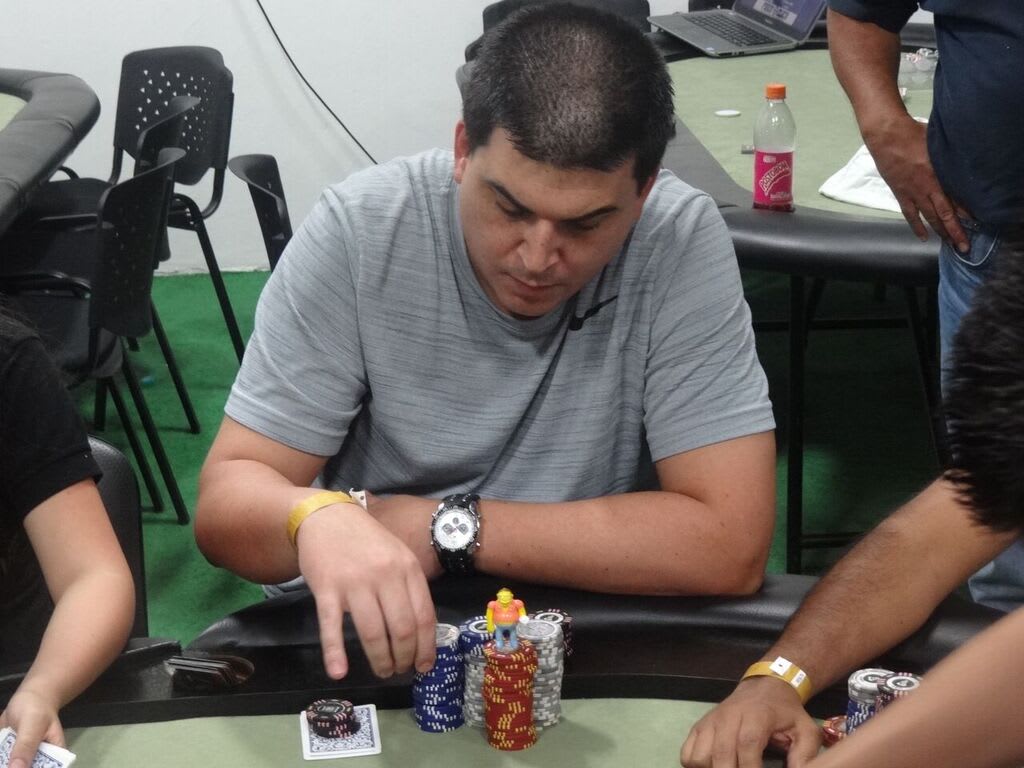 Mental Game Tour: Velásquez marcó la senda del Día 1B