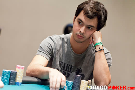 Nicofellow e Dowgh-Santos disputam o HU do Hot 215