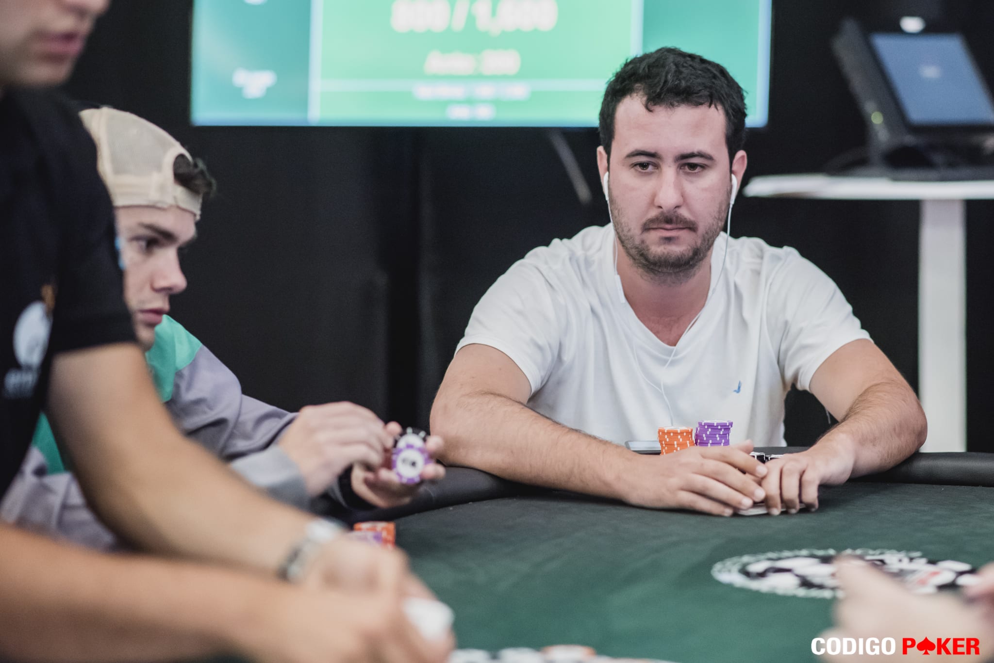 Brian Kaufman sigue de fiesta